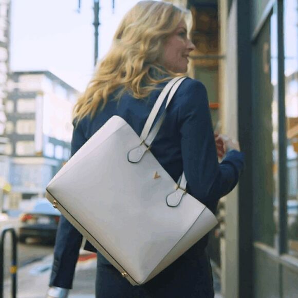 NWT Elegant Vanessa Williams The Lush Collection Ivory White Tote Bag - Picture 9 of 9